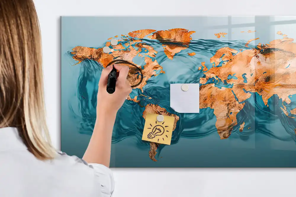 Magnetická kreslicí tabule s mapou kontinentů