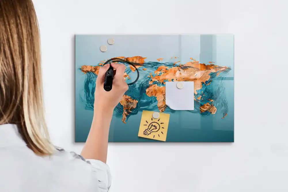 Magnetická kreslicí tabule s mapou kontinentů