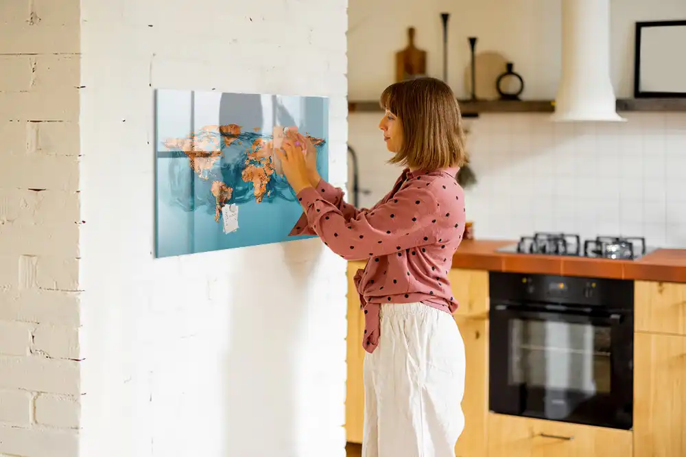 Magnetická kreslicí tabule s mapou kontinentů