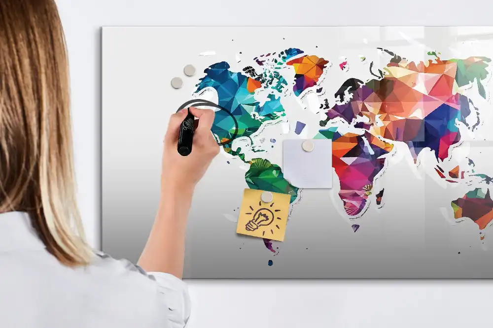 Magnetická kreslící tabule pro děti s trojúhelníkovou mřížkou