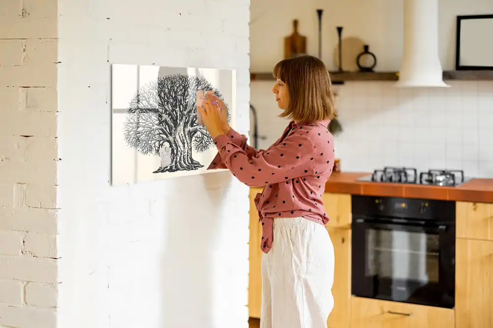 Velká magnetická kreslící tabule pro děti s motivem stromu v parku