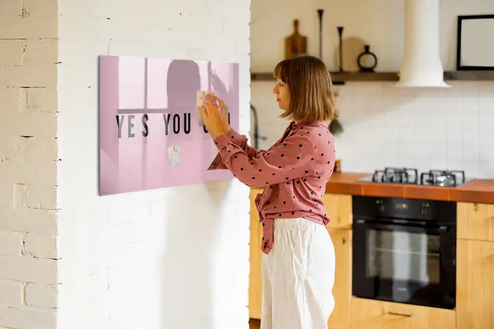 Magnetická kreslicí tabule s nápisem Zvládneš všechno