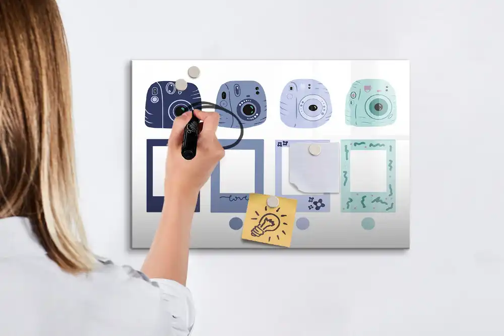 Magnetická kreslicí tabulka s rámečky ve stylu polaroidu