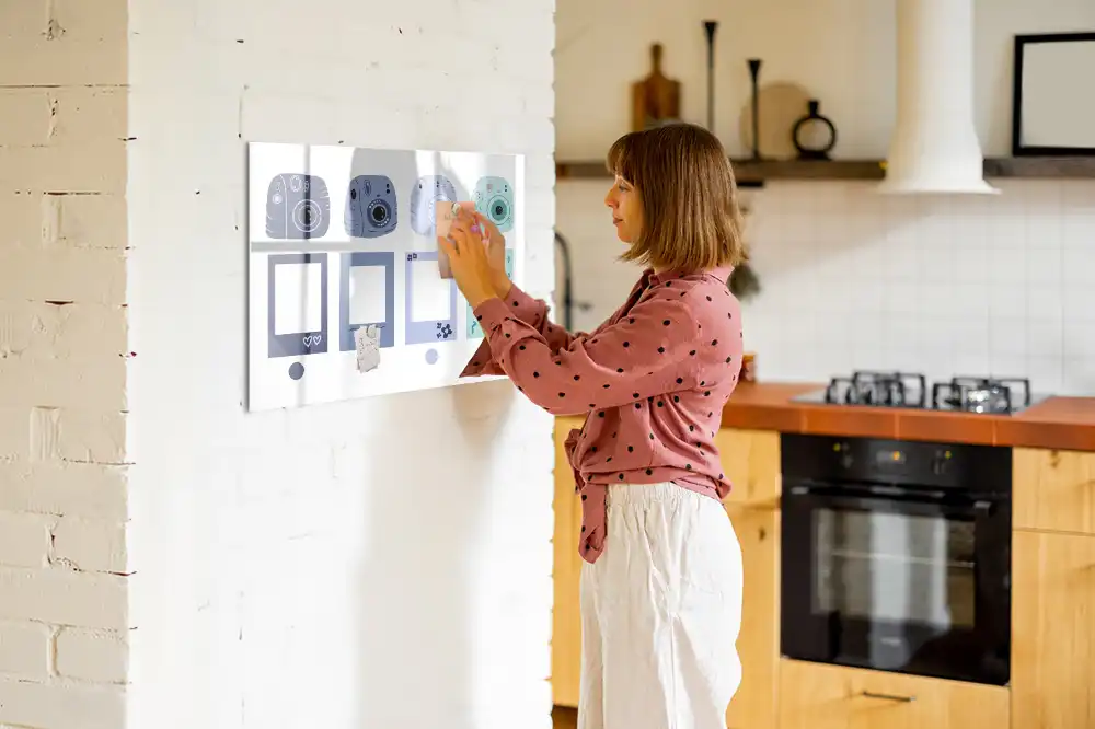 Magnetická kreslicí tabulka s rámečky ve stylu polaroidu
