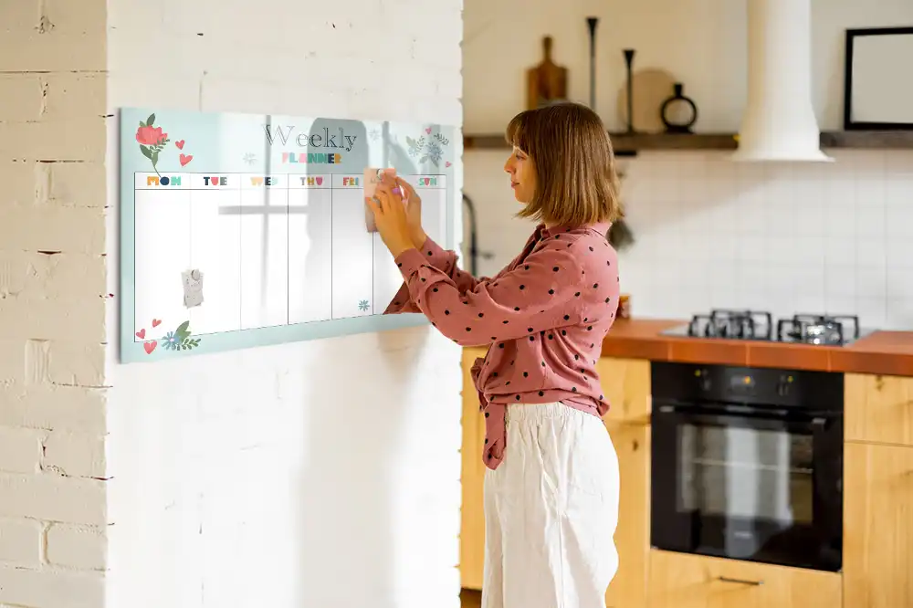 Magnetická tabule na kreslení se sedmidenním rozvrhem