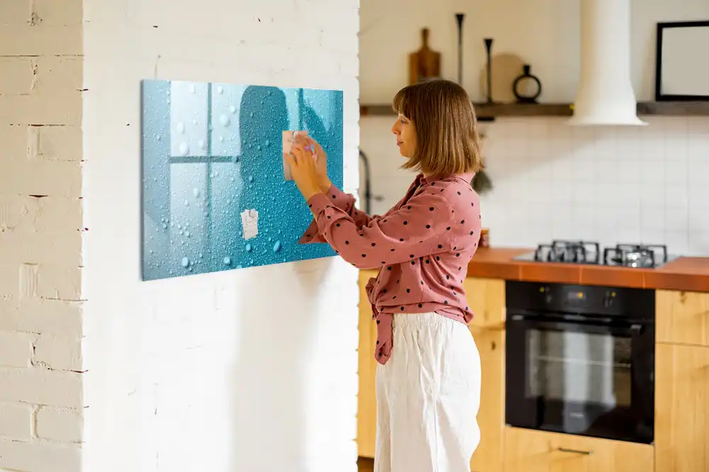 Magnetická tabule na kreslení s motivem detailu kapky vody