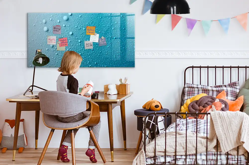 Magnetická tabule na kreslení s motivem detailu kapky vody