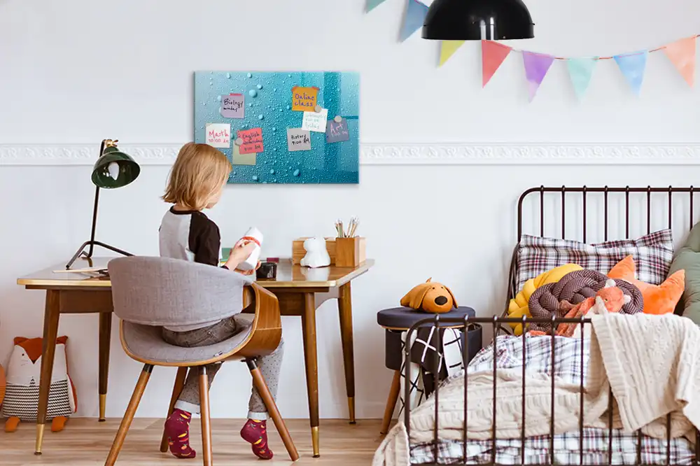Magnetická tabule na kreslení s motivem detailu kapky vody