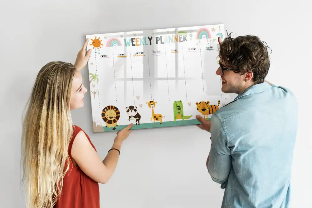 Magnetická kreslící tabule s týdenním kalendářem a zvířecím motivem pro děti