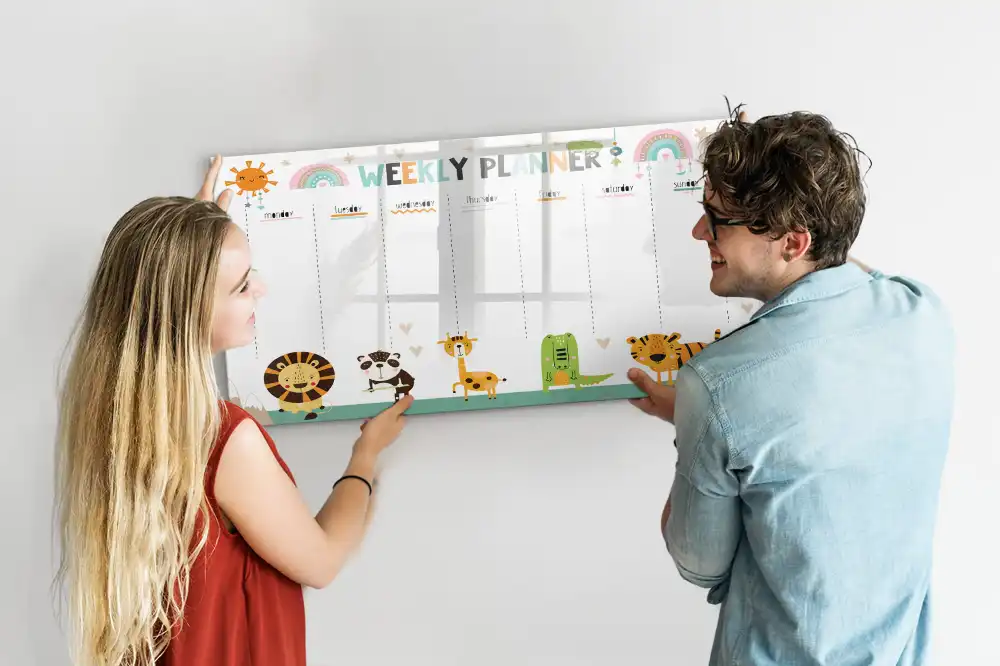 Magnetická kreslící tabule s týdenním kalendářem a zvířecím motivem pro děti