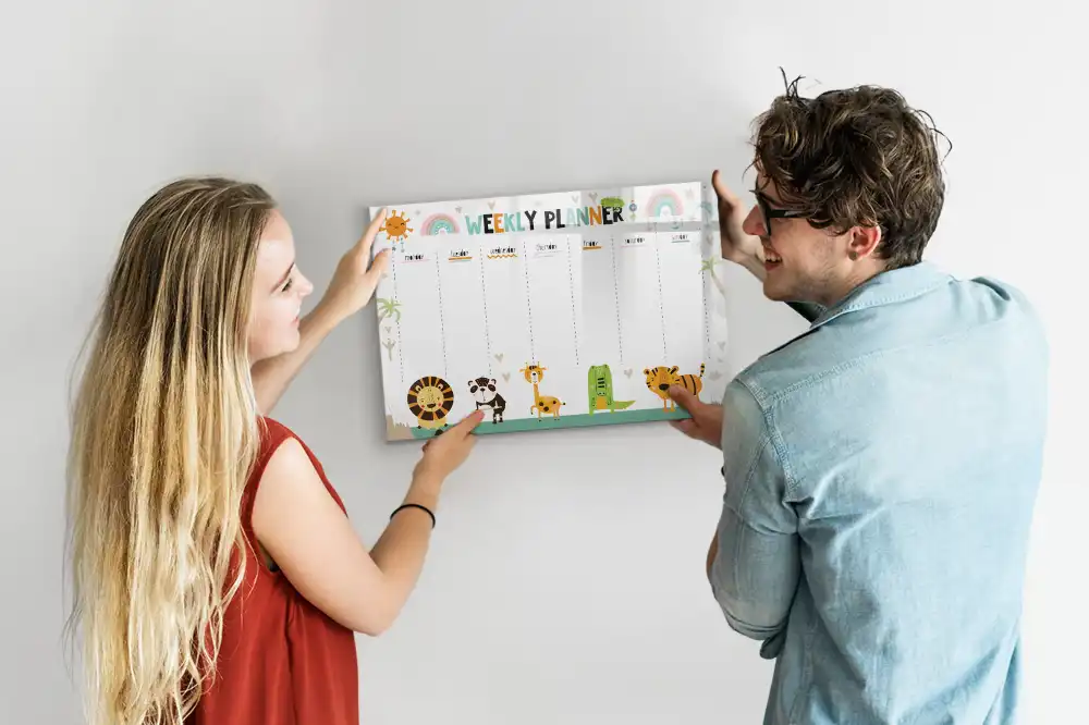 Magnetická kreslící tabule s týdenním kalendářem a zvířecím motivem pro děti
