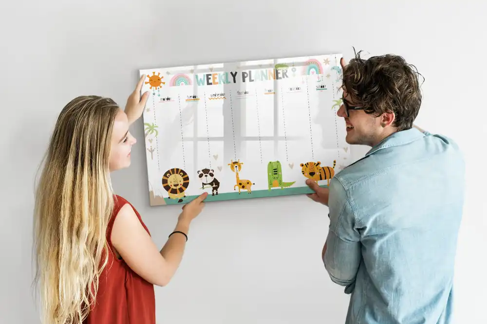 Magnetická kreslící tabule s týdenním kalendářem a zvířecím motivem pro děti