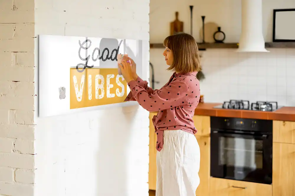 Magnetická kreslicí tabule s motivem inspirativního citátu na dobré ráno