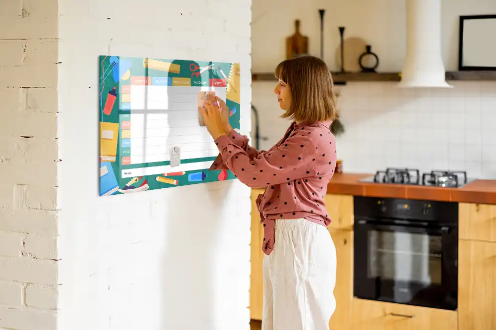 Magnetická kreslící tabule pro děti na rozvrh lekcí a aktivit