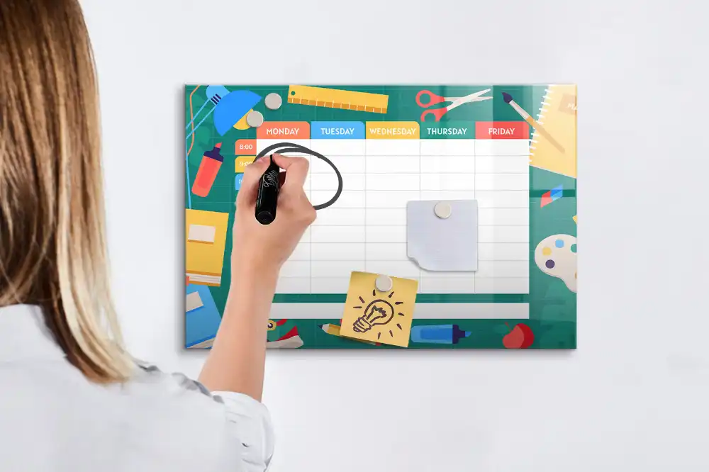 Magnetická kreslící tabule pro děti na rozvrh lekcí a aktivit