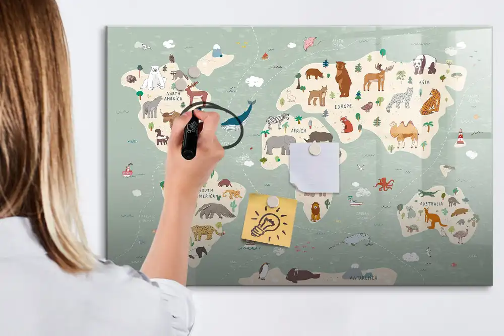 Magnetická kreslící tabule pro děti s motivem atlasu světa se zvířaty