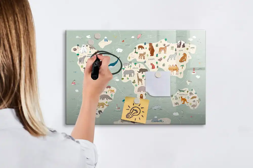 Magnetická kreslící tabule pro děti s motivem atlasu světa se zvířaty