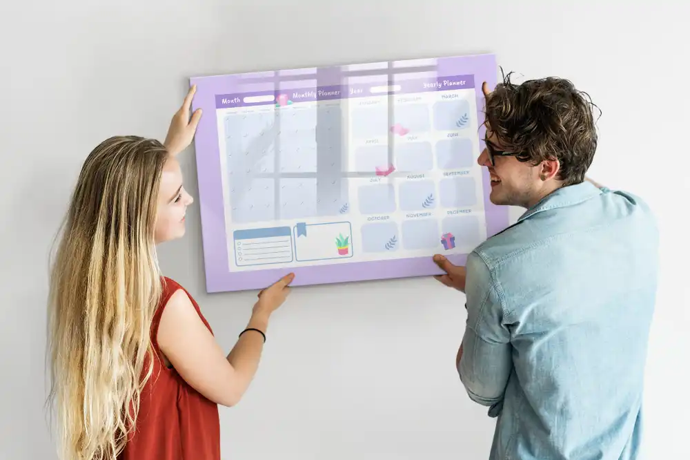 Dětská magnetická kreslící tabule s ročním organizérem v růžové barvě