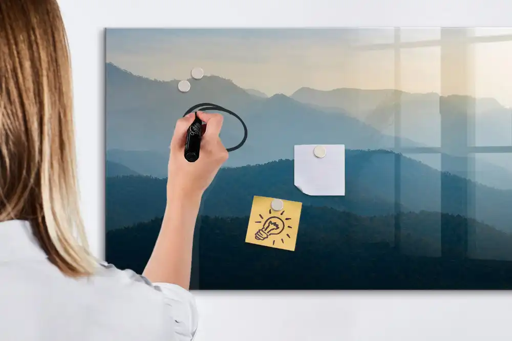 Magnetická kreslící tabule pro děti s motivem abstraktní krajiny