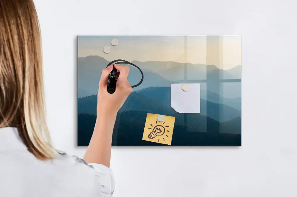 Magnetická kreslící tabule pro děti s motivem abstraktní krajiny