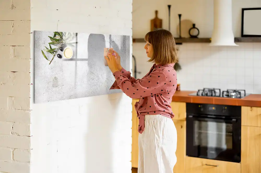 Minimalistická magnetická kreslící tabule pro děti s motivem olivových ratolestí