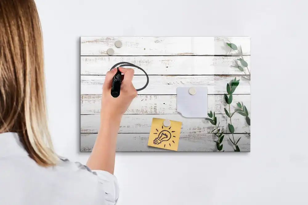 Dětská magnetická kreslící tabule s přírodním rámem