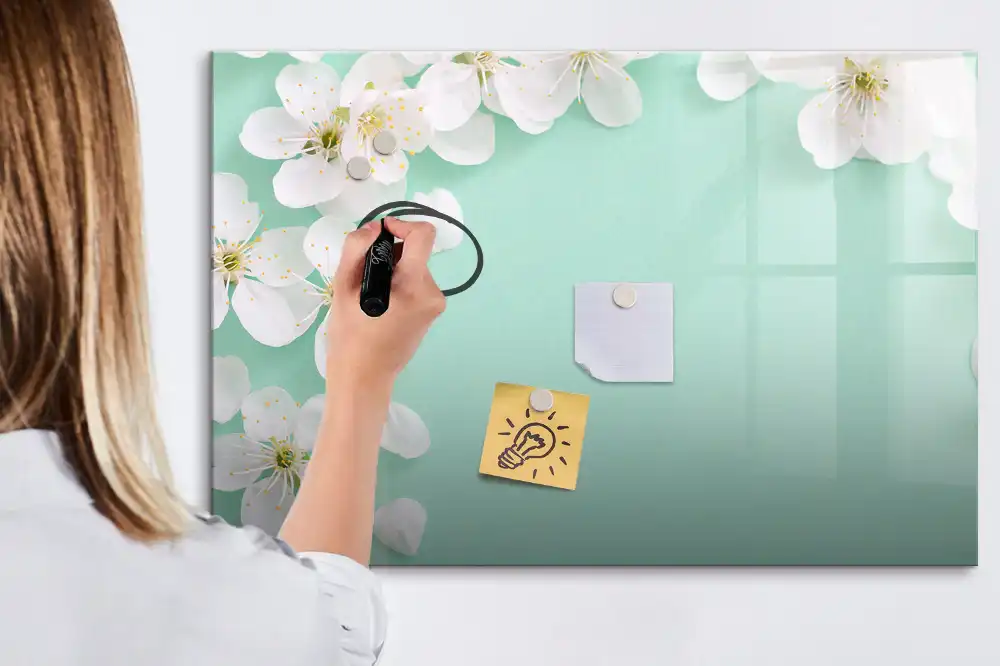 Magnetická tabule na kreslení s motivem kvetoucí sedmikrásky