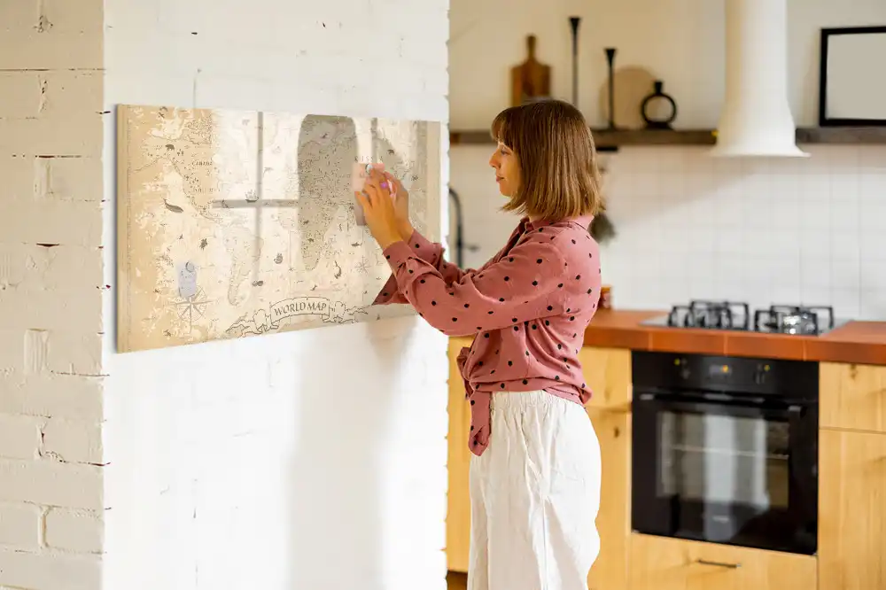 Magnetická kreslící tabule pro děti s motivem historického atlasu světa