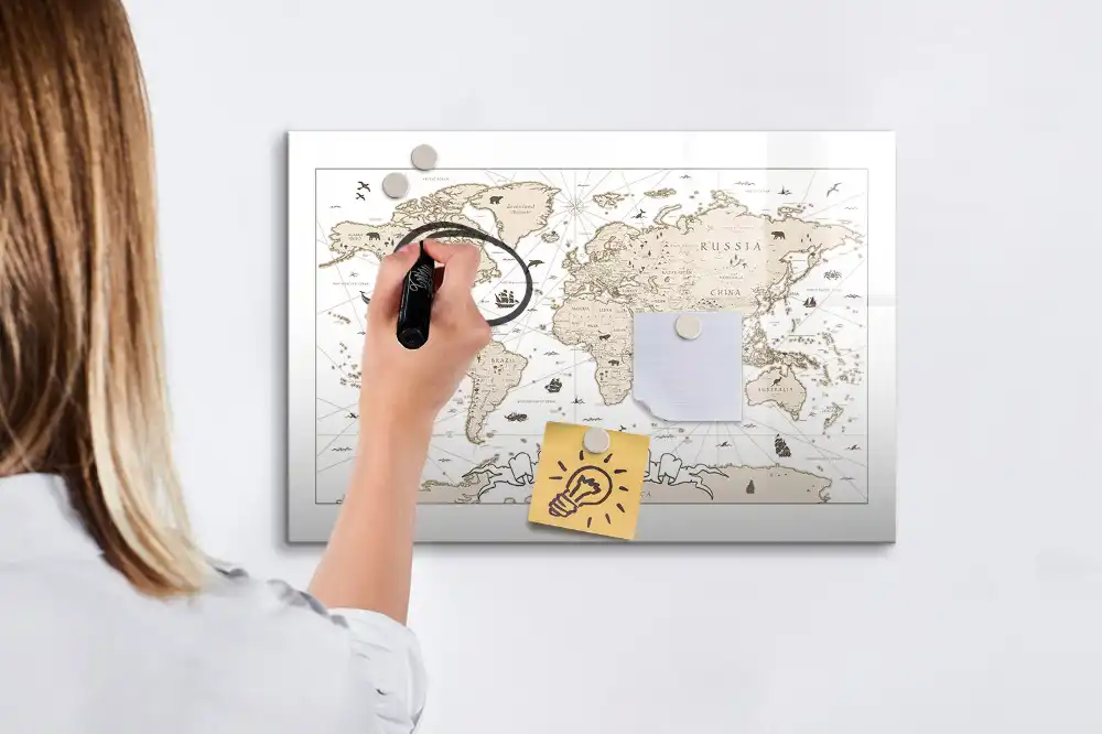 Magnetická tabule na kreslení s motivem starožitné mapy světa