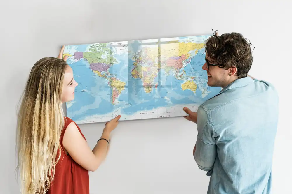 Magnetická tabule na kreslení s politickou mapou kontinentů