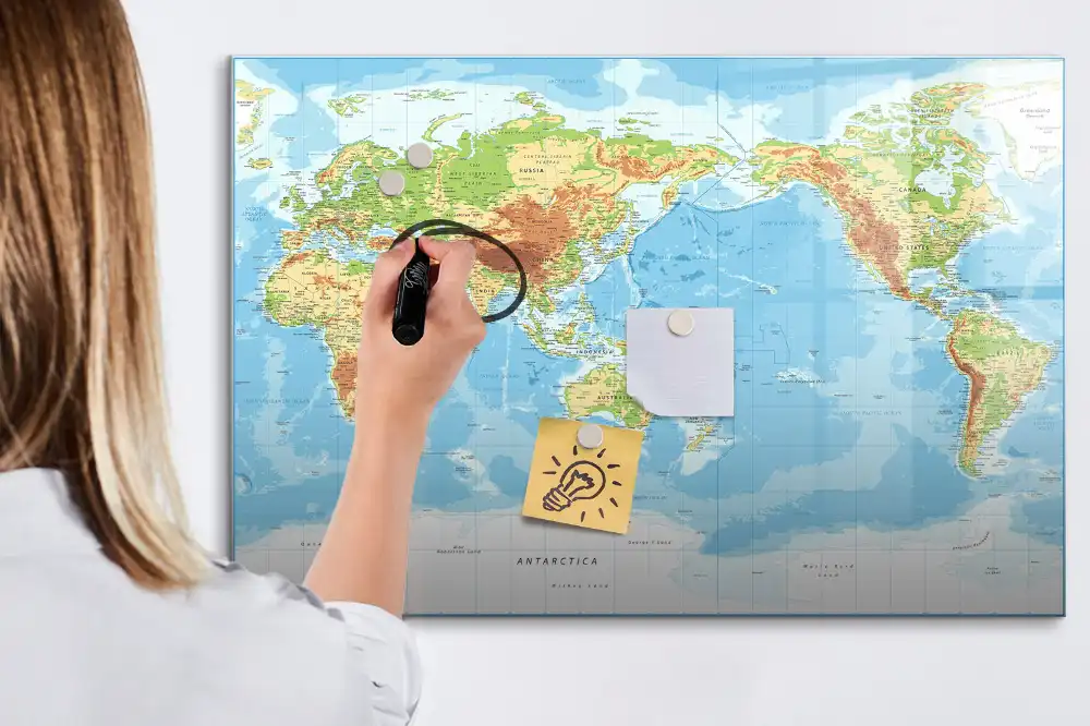 Magnetická kreslící tabule pro děti s motivem fyzikální mapy světa