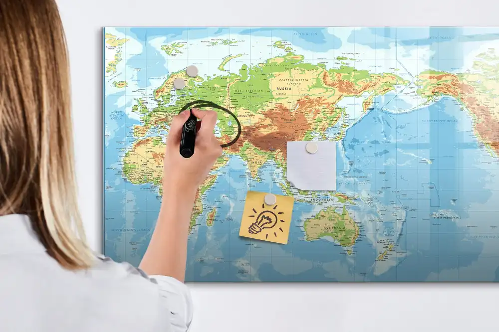 Magnetická kreslící tabule pro děti s motivem fyzikální mapy světa