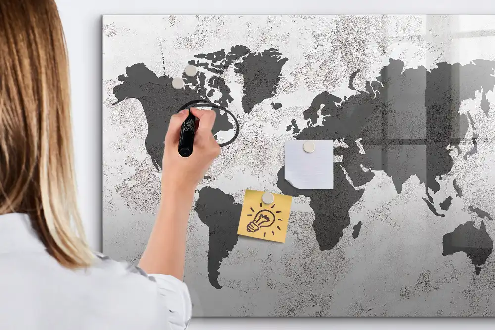 Dětská magnetická kreslící tabule s mapou a betonovou konstrukcí