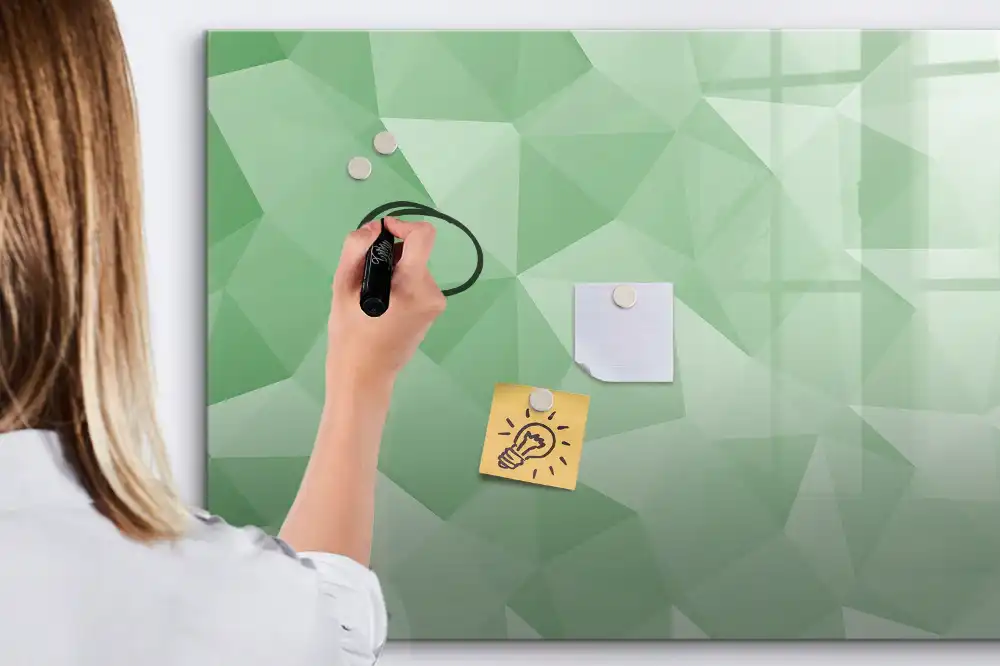 Magnetická kreslicí tabulka se skládačkou trojúhelníků