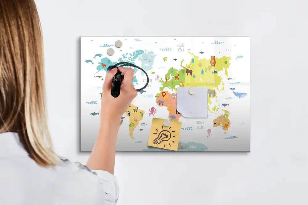 Magnetická kreslící tabule Zvířata na mapě světa