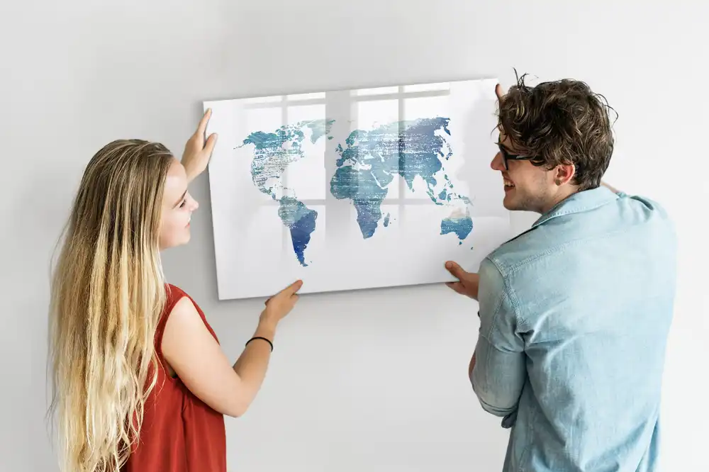 Dětská magnetická kreslící tabule s motivem zeměkoule a geografickou mřížkou