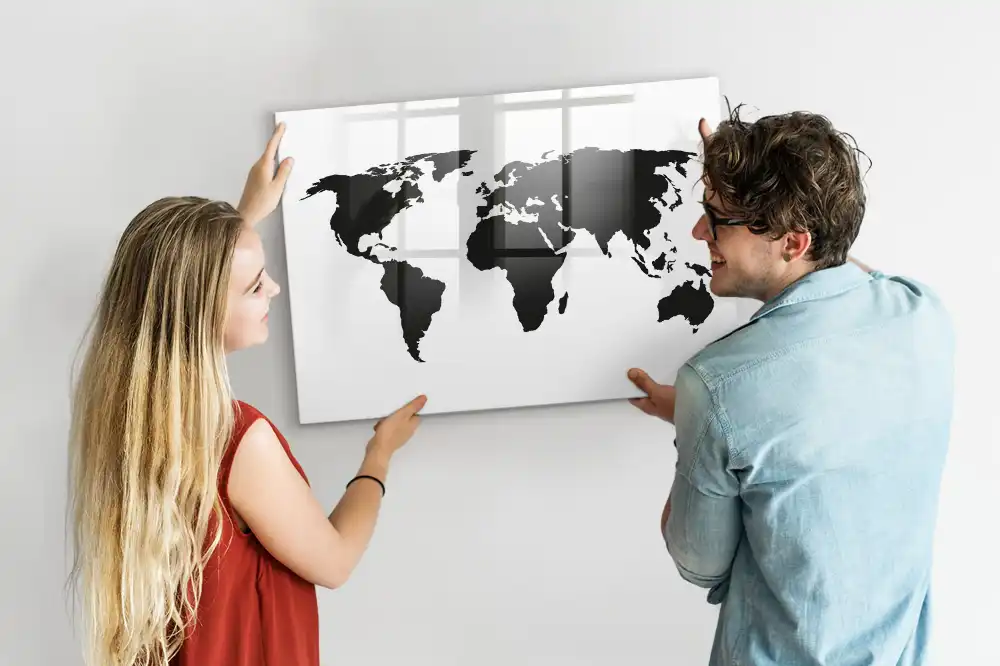 Magnetická kreslící tabule pro děti s motivem mapy světa v černé barvě