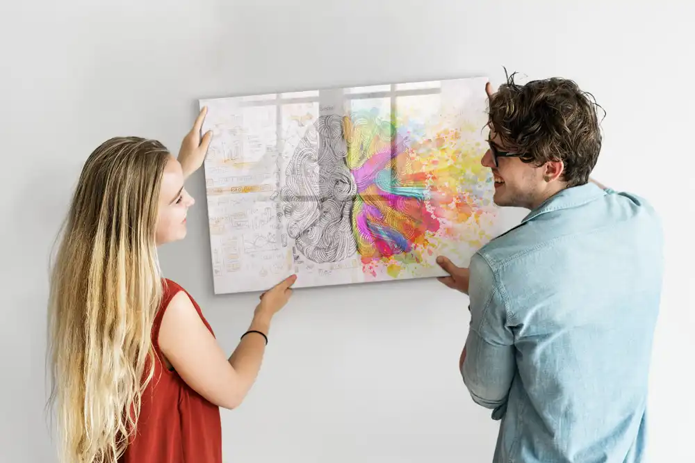 Magnetická tabule na kreslení s abstraktním vzorem mozku