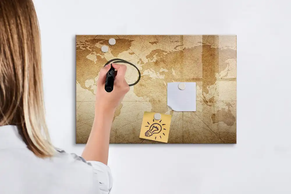 Dětská magnetická kreslící tabule s motivem historické mapy světa