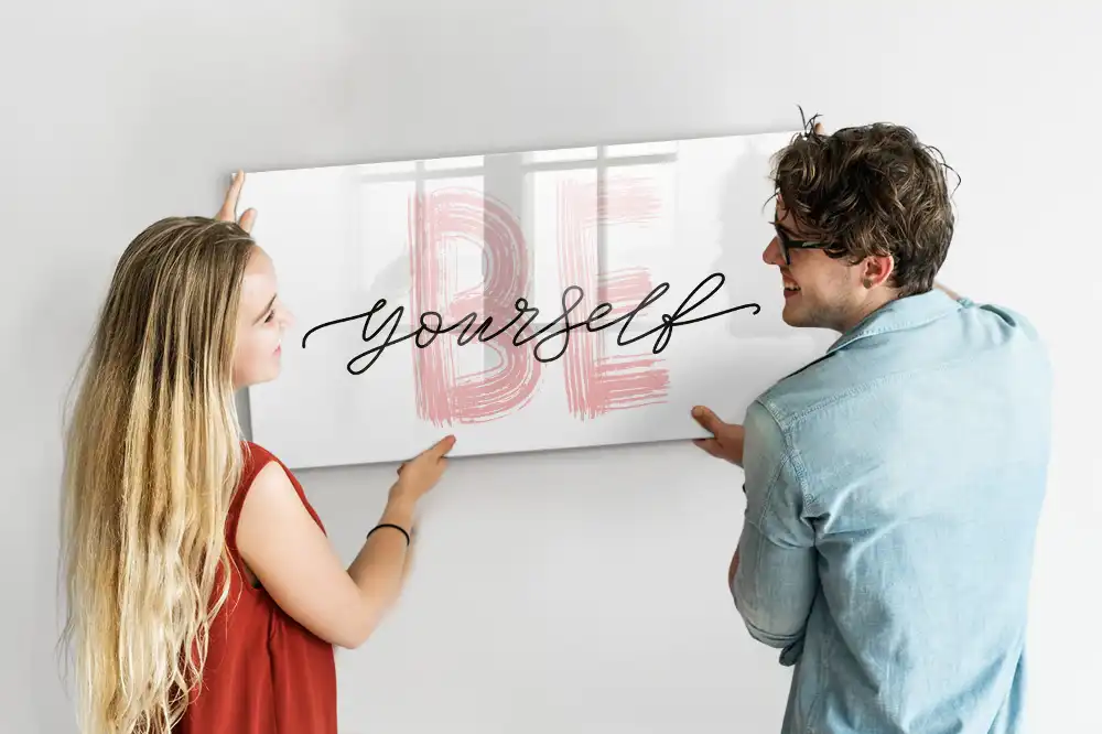 Magnetická kreslicí tabule s nápisem Žij v harmonii sám se sebou