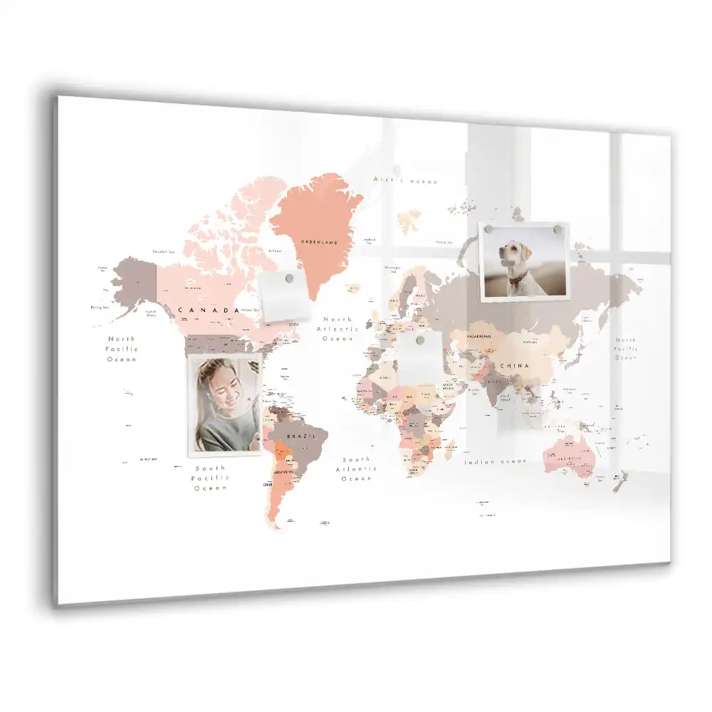 Nástěnná magnetická tabule s mapou světa