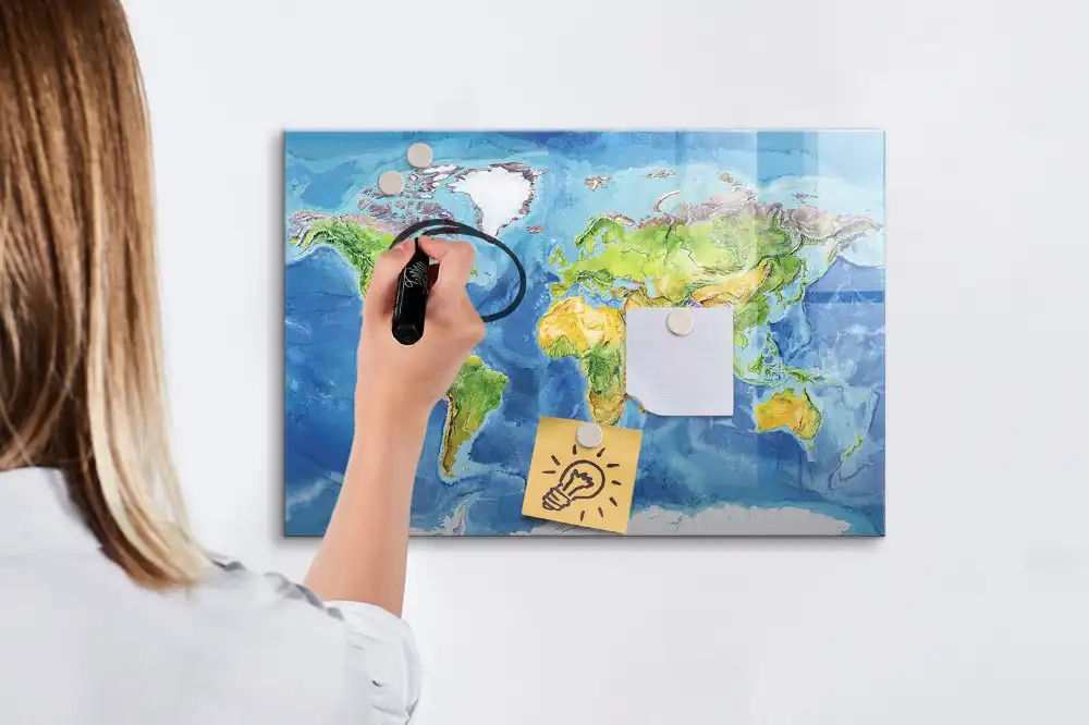 Magnetická kreslící tabulka pro děti s motivem zeměkoule