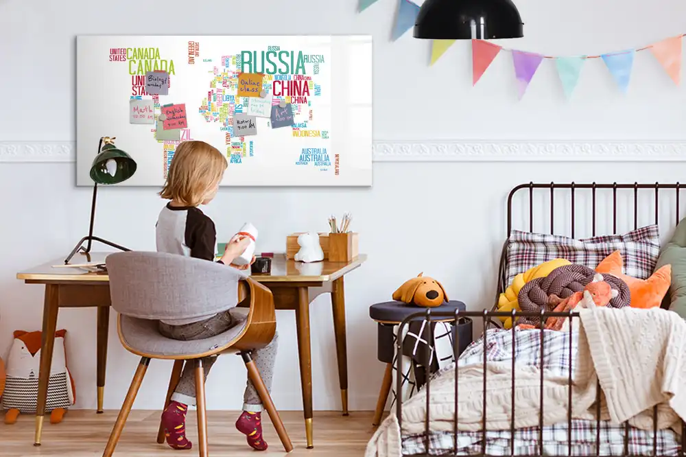Magnetická kreslicí tabule s mapou světa a hranicemi států
