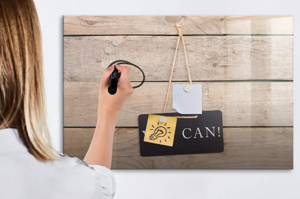 Magnetická kreslicí tabulka s nápisem Zvládneš to