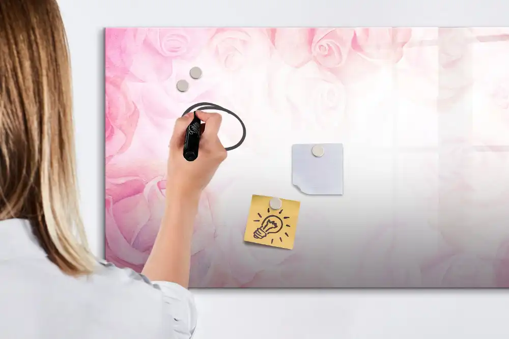 Magnetická tabule na kreslení s motivem abstraktní malby růží