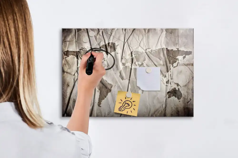 Dětská magnetická kreslící tabule s mapou světa