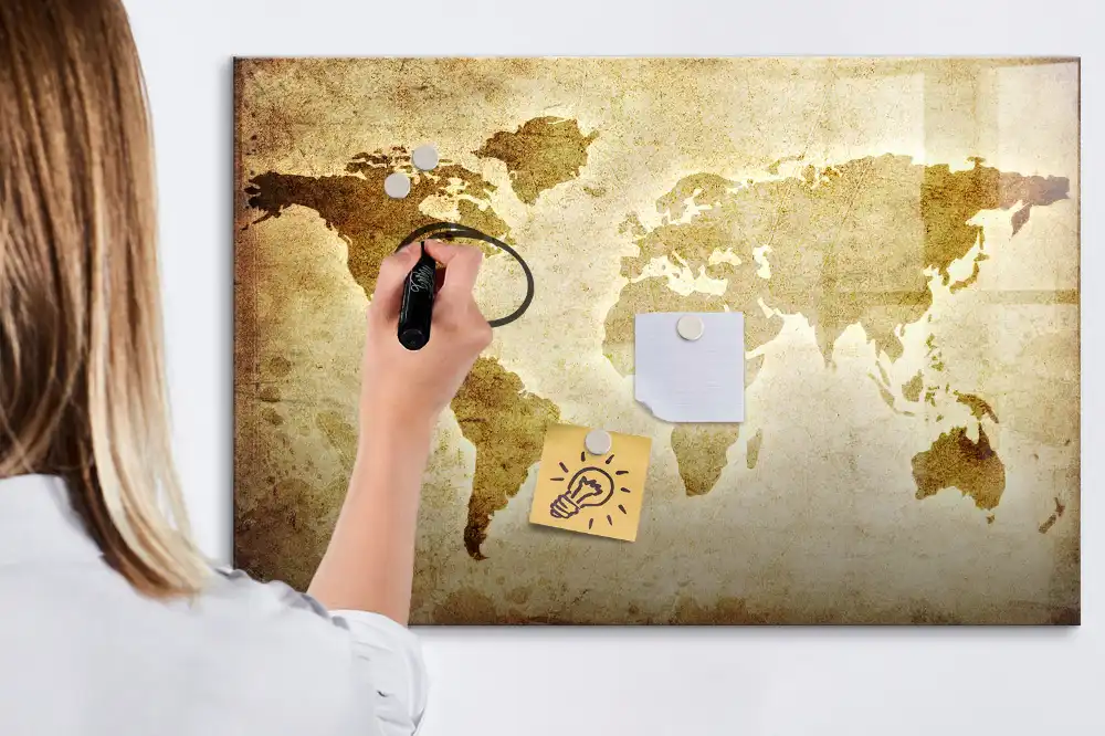 Dětská magnetická kreslící tabule s motivem starožitné mapy světa