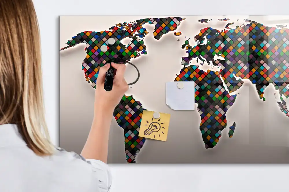 Magnetická kreslicí tabulka s motivem abstraktního glóbu