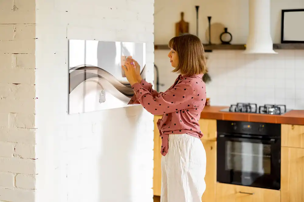 Magnetická tabule na kreslení s lineárními abstraktními tvary