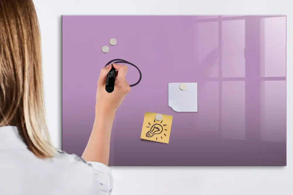 Dětská magnetická kreslící tabule v šeříkové barvě